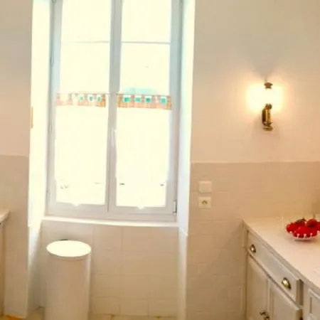 île De Ré , Maison De Typique Rétaise Au Bois-plage *