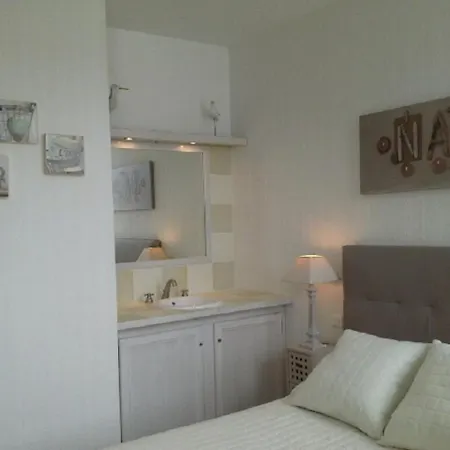 île De Ré , Maison De Typique Rétaise Au Bois-plage Hébergement de vacances *