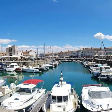 île De Ré , Maison De Typique Rétaise Au Bois-plage *