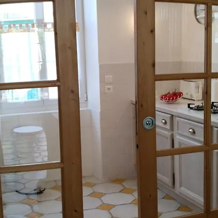 Nyaraló Ile De Re , Maison De Typique Retaise Au Bois-plage *