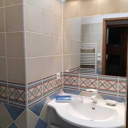 île De Ré , Maison De Typique Rétaise Au Bois-plage *