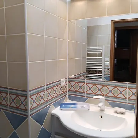 île De Ré , Maison De Typique Rétaise Au Bois-plage *